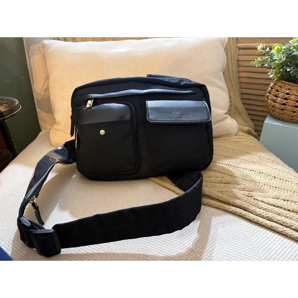 Tutilo New York Crossbody Sling Bag - Black